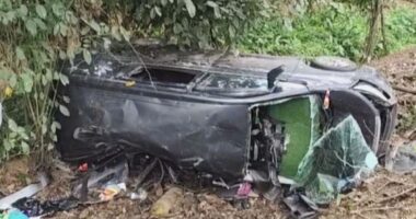 মাইক্রোবাসে বাসের ধাক্কা, খাদে পড়ে নিহত ৩