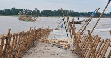 সোমেশ্বরীর পানি বৃদ্ধি, তলিয়ে গেছে কাঠের সেতু