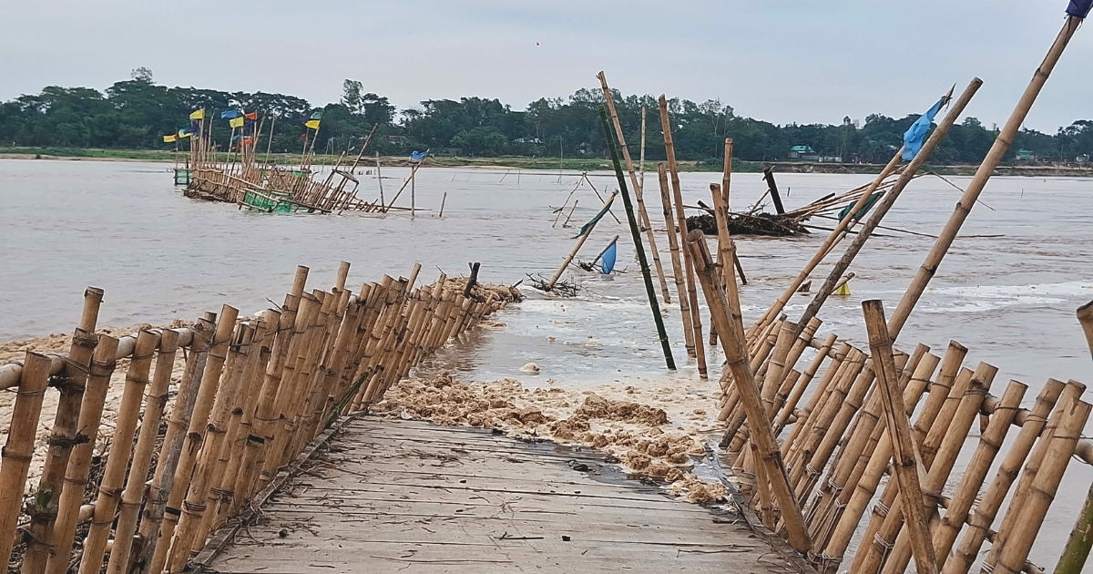 সোমেশ্বরীর পানি বৃদ্ধি, তলিয়ে গেছে কাঠের সেতু
