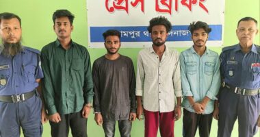 দিনাজপুরে সোনা লুটের অভিযোগে স্বেচ্ছাসেবক-ছাত্রদলের ৬ নেতাকর্মী বহিষ্কার