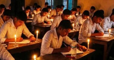 বৈরী আবহাওয়ায় মোমবাতির আলোয় পরীক্ষা, শিক্ষার্থীদের দুর্ভোগ