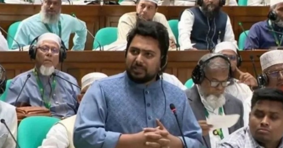 রাষ্ট্রপতির বঙ্গভবনে থাকার কোনো নৈতিক অধিকার নেই, তাকে অপসারণ ও গ্রেপ্তার করতে হবে : নাহিদ