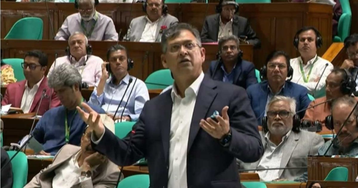 বর্তমান জ্বালানি পরিস্থিতিকে ‘সংকট’ বলতে চান না স্বরাষ্ট্রমন্ত্রী