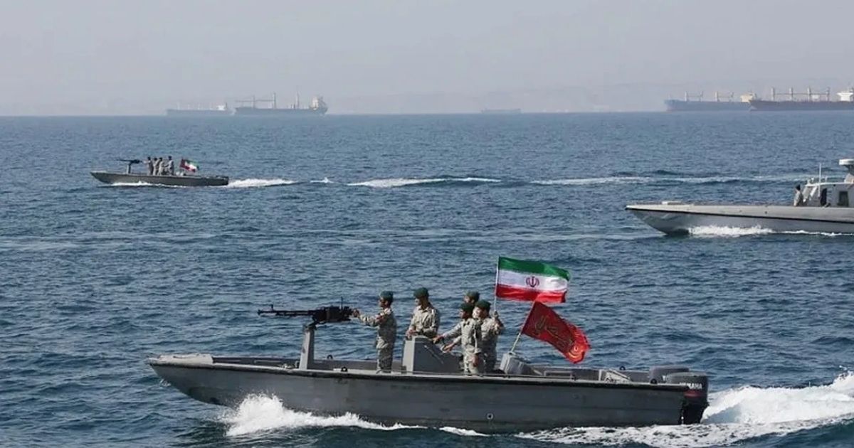 যুদ্ধবিরতি লঙ্ঘনের অভিযোগে হরমুজ প্রণালি খোলা ‘সম্ভব নয়’: ইরান