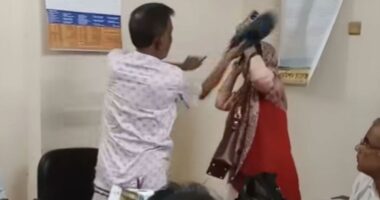 কলেজে ঢুকে শিক্ষিকাকে জুতাপেটা করলেন বিএনপি নেতা