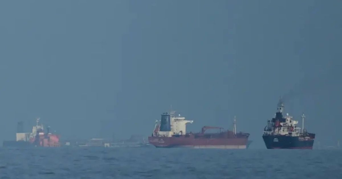 শান্তি আলোচনা থেমে যাওয়ার পর বিশ্ববাজারে তেলের দাম বেড়েছে