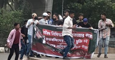 টিএসসিতে ছাত্রলীগের ঝটিকা মিছিল, গাড়িসহ আটক ২