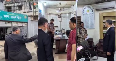 হঠাৎ ডিএমপির এক থানায় স্বরাষ্ট্রমন্ত্রী সালাহউদ্দিন আহমদ