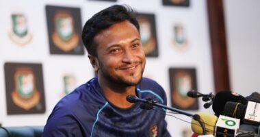 নিরাপত্তার নিশ্চয়তা পেলে পরশুই দেশে যাবো: সাকিব
