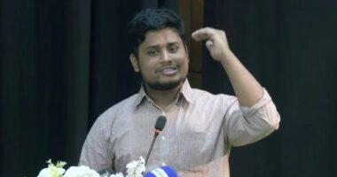 এখন গভর্নমেন্ট আসলে কে বোঝা যাচ্ছে না, হাসিনার সময় বোঝা যেত : হাসনাত আব্দুল্লাহ