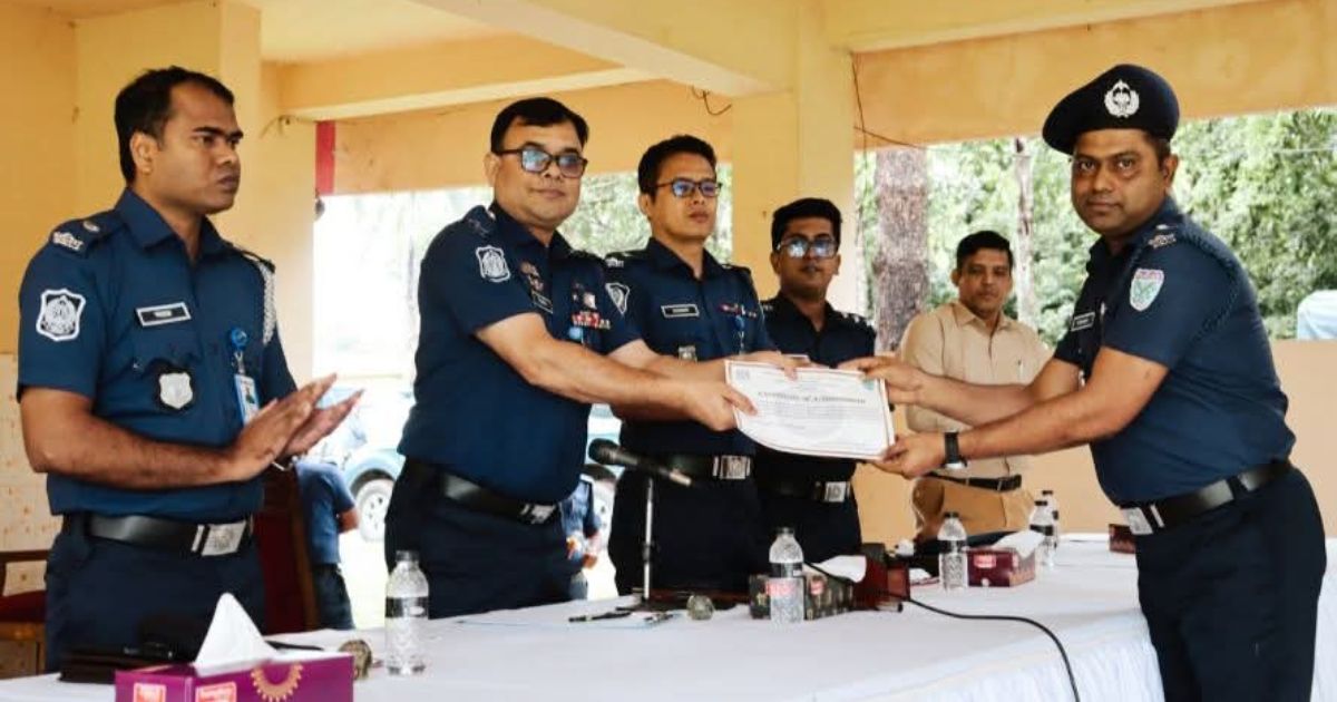 মৌলভীবাজারে শ্রেষ্ঠ ওসি বড়লেখা থানার মনিরুজ্জামান খান