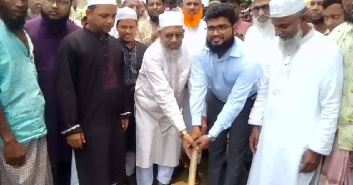 ভাঙ্গুড়ায় ঘুষের টাকা ফেরতের দাবিতে অধ্যক্ষের বিরুদ্ধে বিক্ষোভ