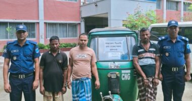 মুন্সিগঞ্জে সিএনজি চোর চক্রের তিন সদস্য আটক, উদ্ধার চুরি হওয়া যান